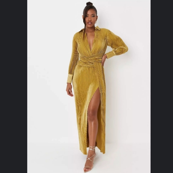 NWT Carli Bybel x Missguided Satin Plisse Plunging Maxi Dress sz 8 yellow gold - Picture 1 of 12